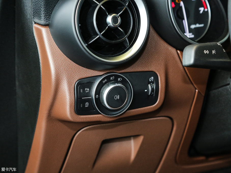 2017Stelvio˹̹S 200HP Ӣ