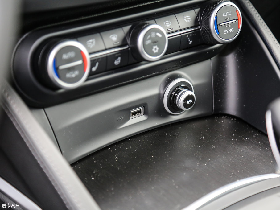 2017Stelvio˹̹S 200HP Ӣ