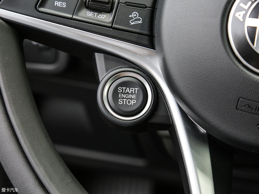 2017Stelvio˹̹S 200HP Ӣ