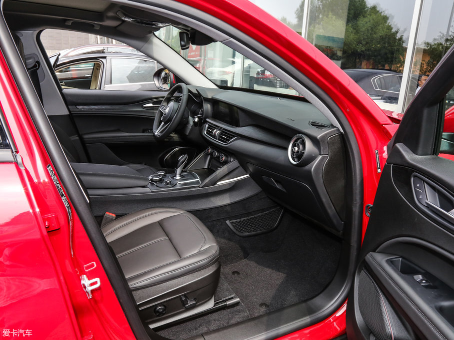 2017Stelvio˹̹S 200HP Ӣ