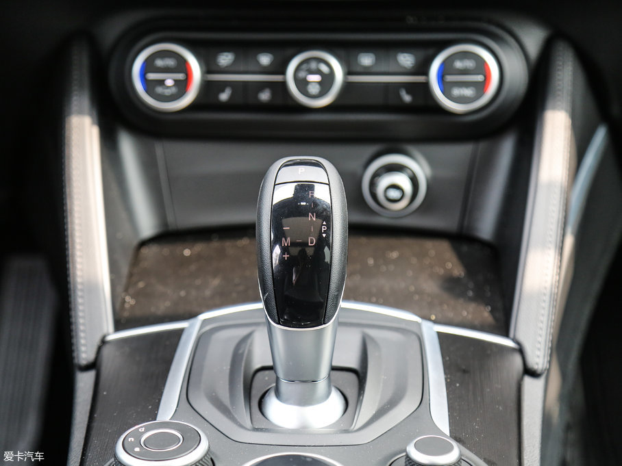 2017Stelvio˹̹S 200HP Ӣ