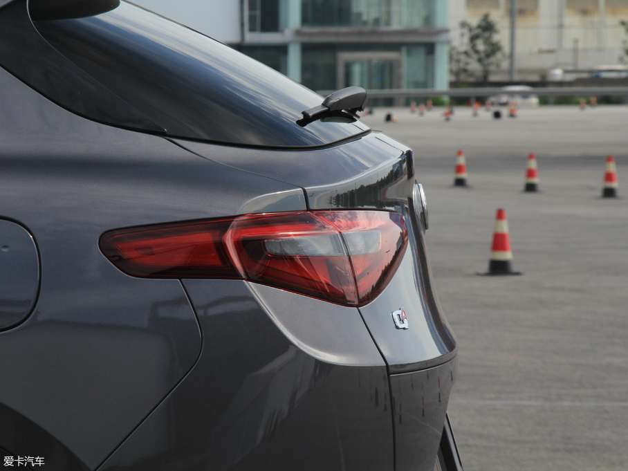 2017Stelvio˹̹S 200HP Ӣ