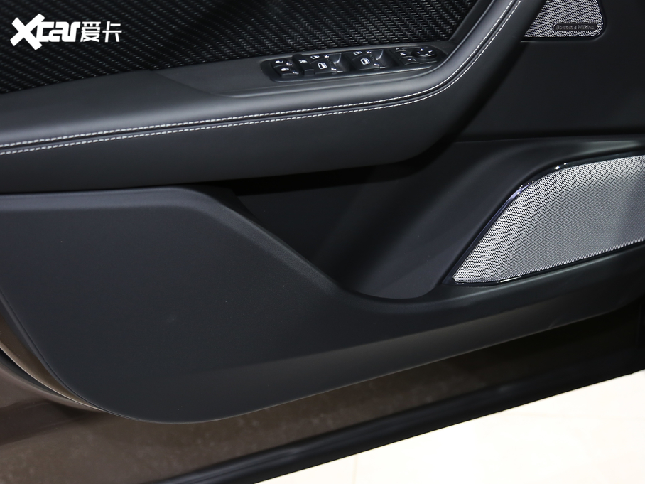 2020Levante 3.0T ၆