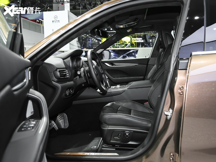 2020Levante 3.0T ၆