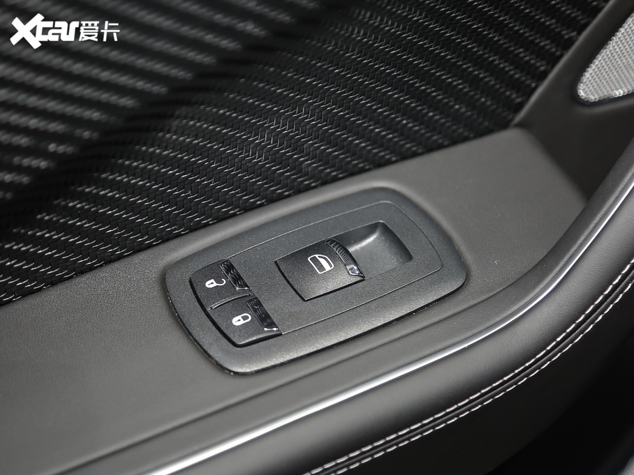 2020Levante 3.0T ၆