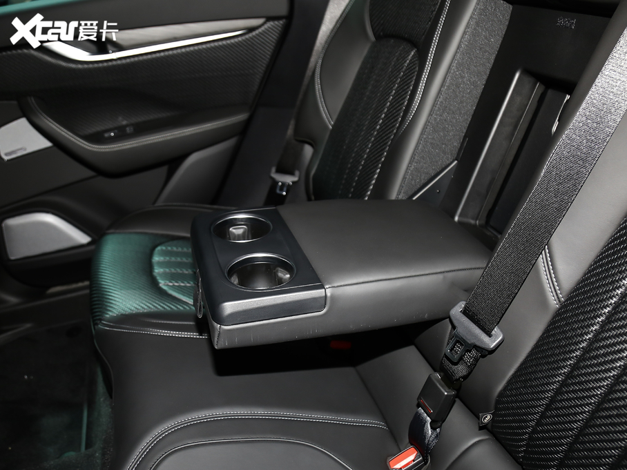 2020Levante 3.0T ၆