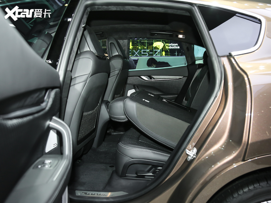 2020Levante 3.0T ၆