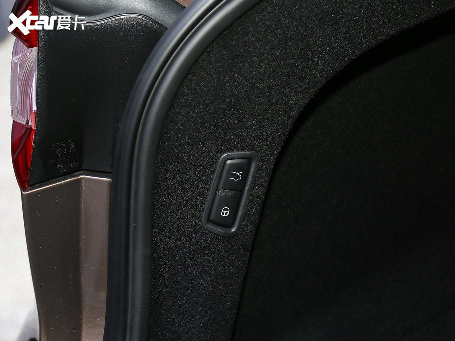 2020Levante 3.0T ၆