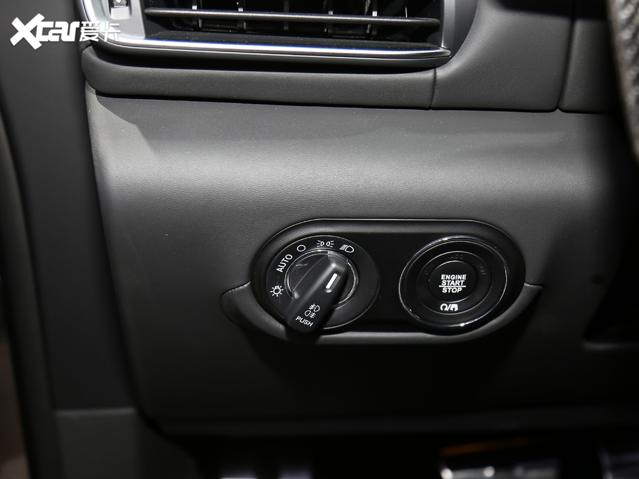 2020Levante 3.0T ၆