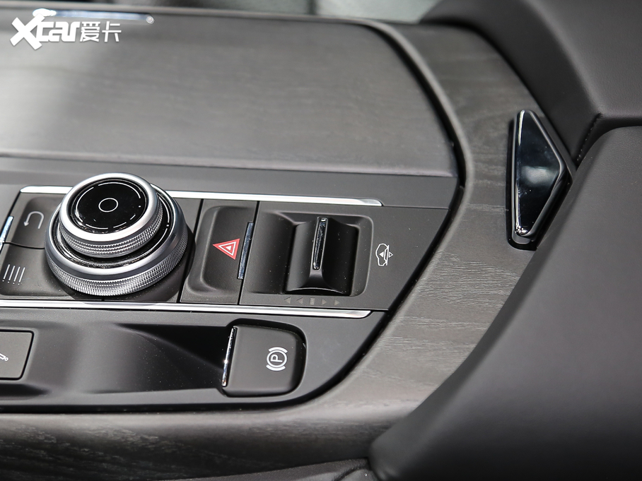 2020Levante 3.0T ၆