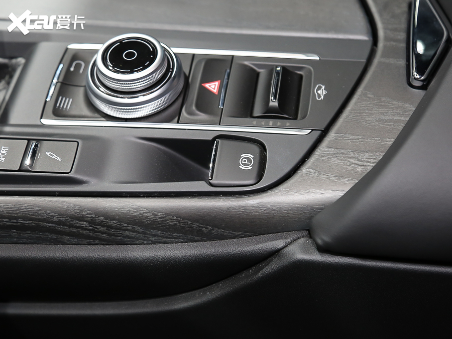 2020Levante 3.0T ၆