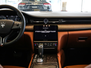 2021款3.0T 标准版 中控台