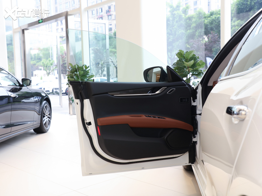 2021��Ghibli 3.0T GranSport