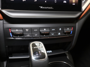 20213.0T GranSport {{