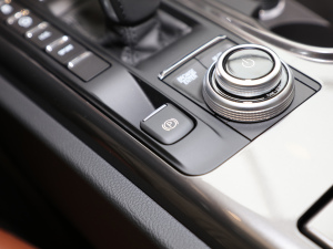 20213.0T GranSport v܇Ƅ