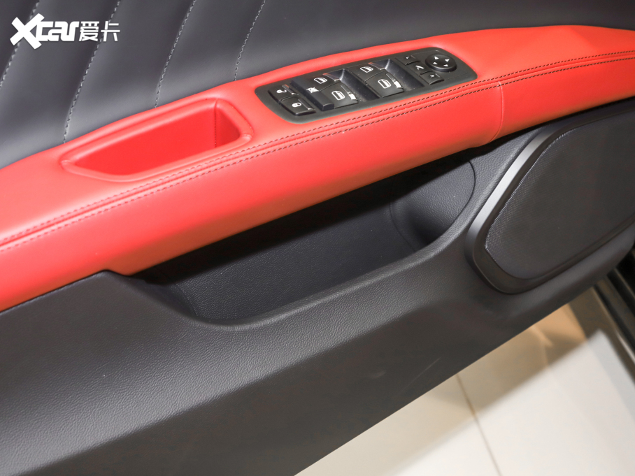 2022Ghibli 2.0T GThâ