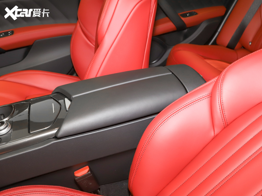 2022Ghibli 2.0T GThâ