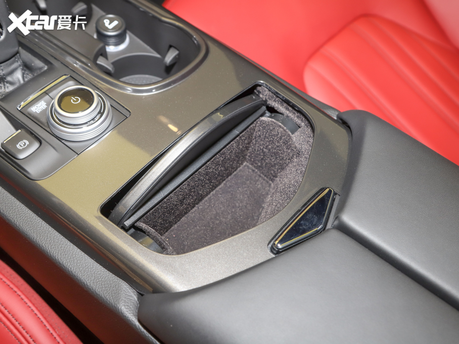 2022Ghibli 2.0T GThâ