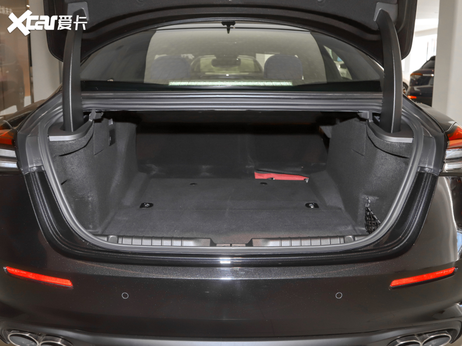 2022Ghibli 2.0T GThâ