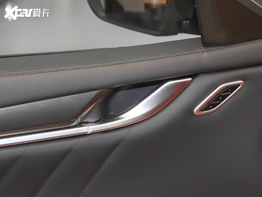 2022Ghibli 2.0T GThâ