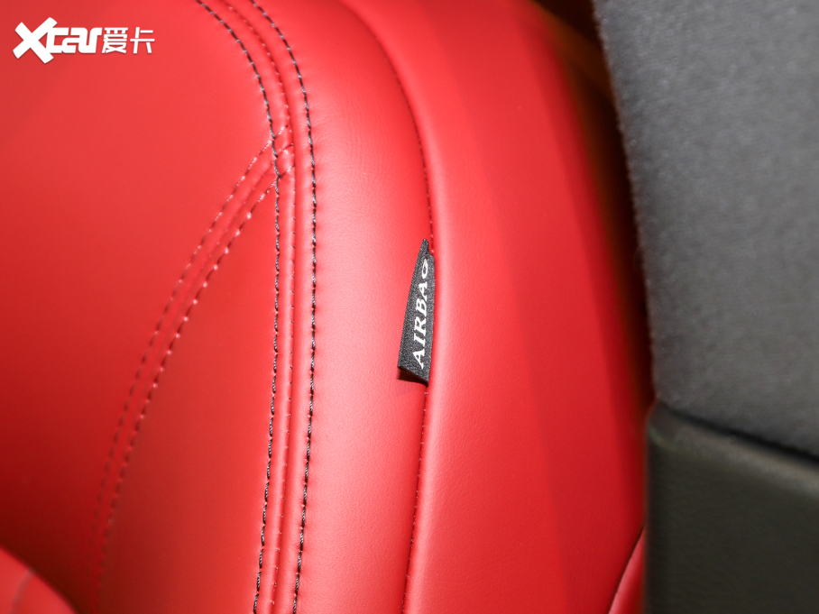 2022Ghibli 2.0T GThâ