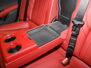 2022款2.0T GT锋芒版 后排中央扶手功能