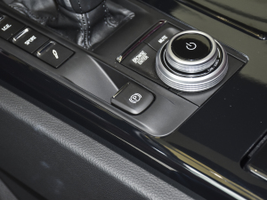 2022款3.0T MODENA Q4 驻车制动器