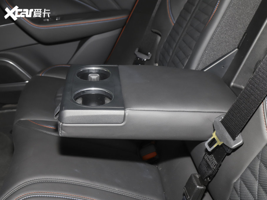 2023��Levante 3.0T F Tributo 