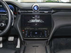 2023款3.0T Trofeo 中控台