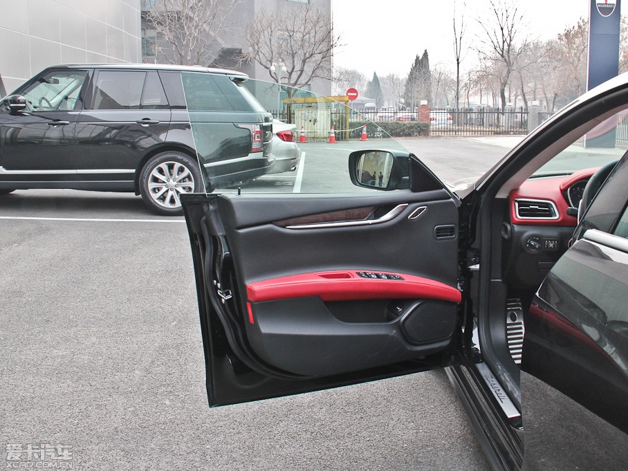 2014��Ghibli 3.0T S Q4