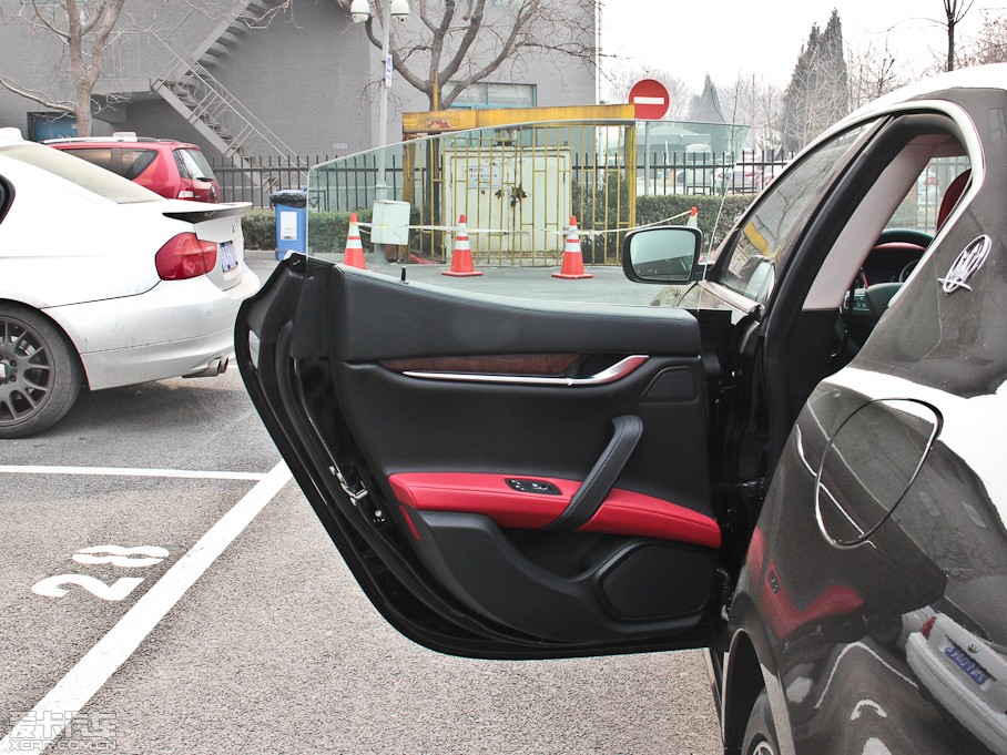 2014Ghibli 3.0T S Q4