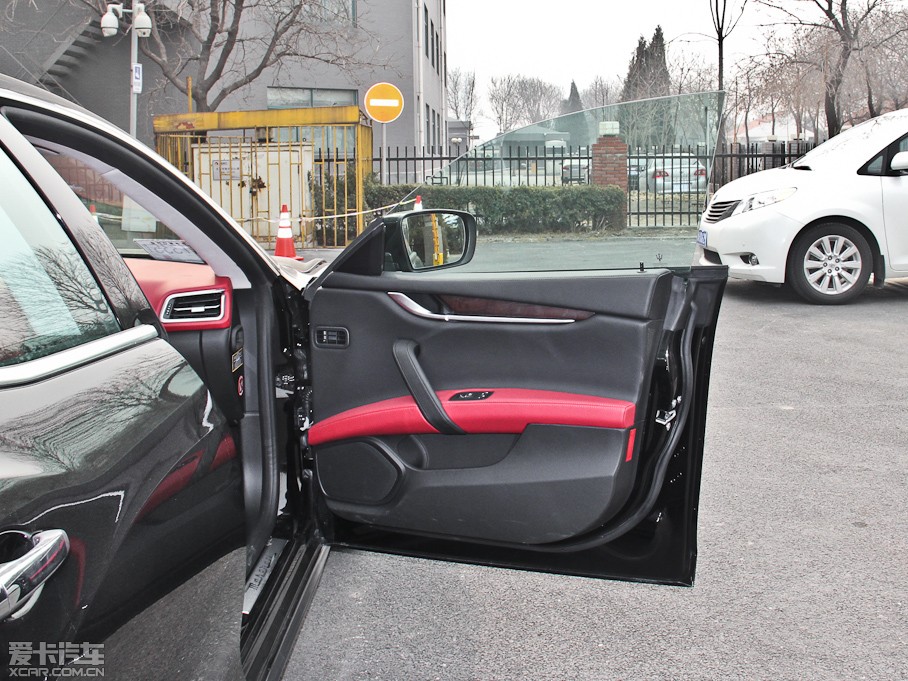 2014Ghibli 3.0T S Q4