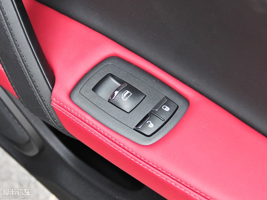 2014��Ghibli 3.0T S Q4