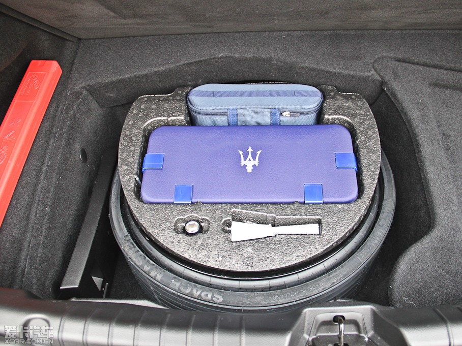 2014��Ghibli 3.0T S Q4