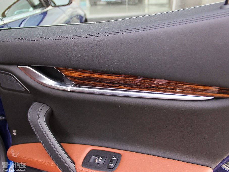 2014��Ghibli 3.0T S Q4