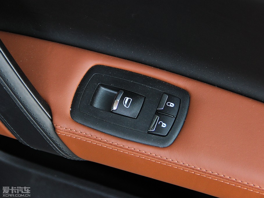 2014��Ghibli 3.0T S Q4