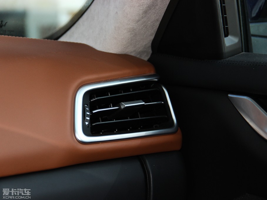 2014��Ghibli 3.0T S Q4