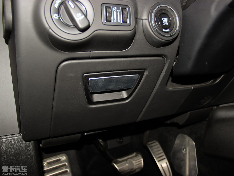 2014��Ghibli 3.0T S Q4