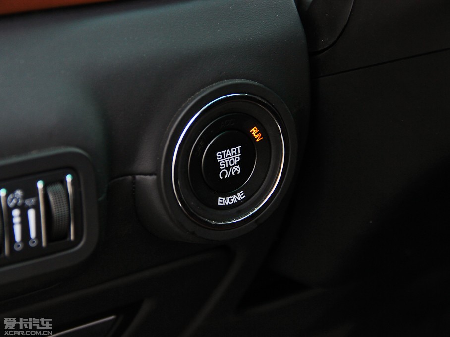 2014��Ghibli 3.0T S Q4