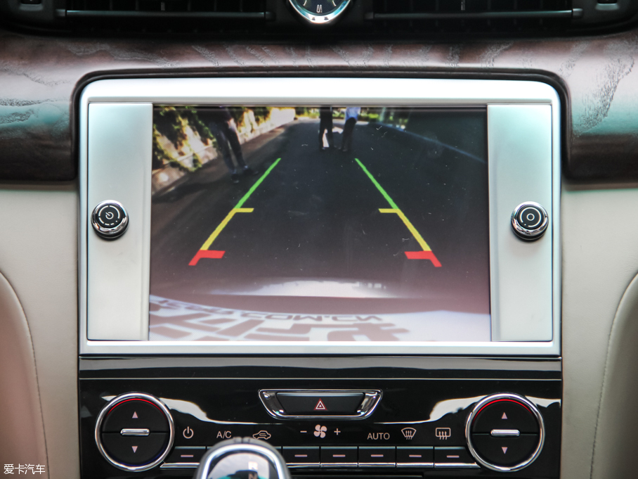 2015��� ���၆������