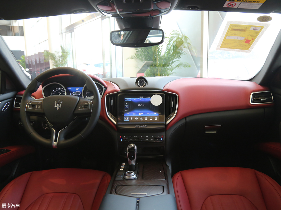 2018��Ghibli 3.0T 350Hp ���A��