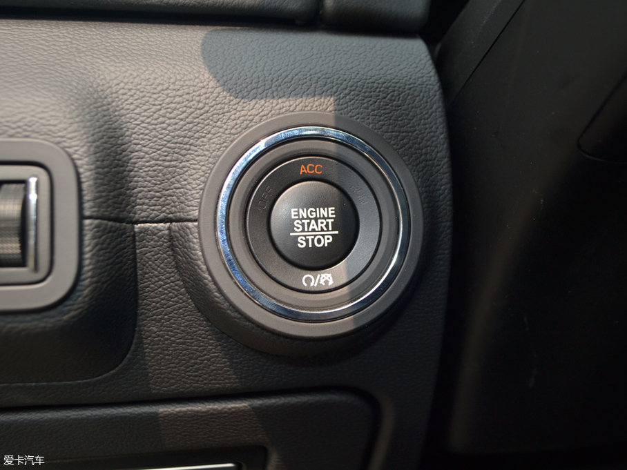 2018��Ghibli 3.0T 350Hp �\�Ӱ�