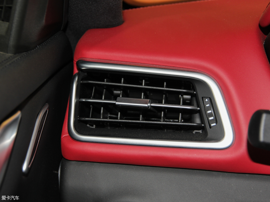 2018Ghibli 3.0T 430Hp \Ӱ