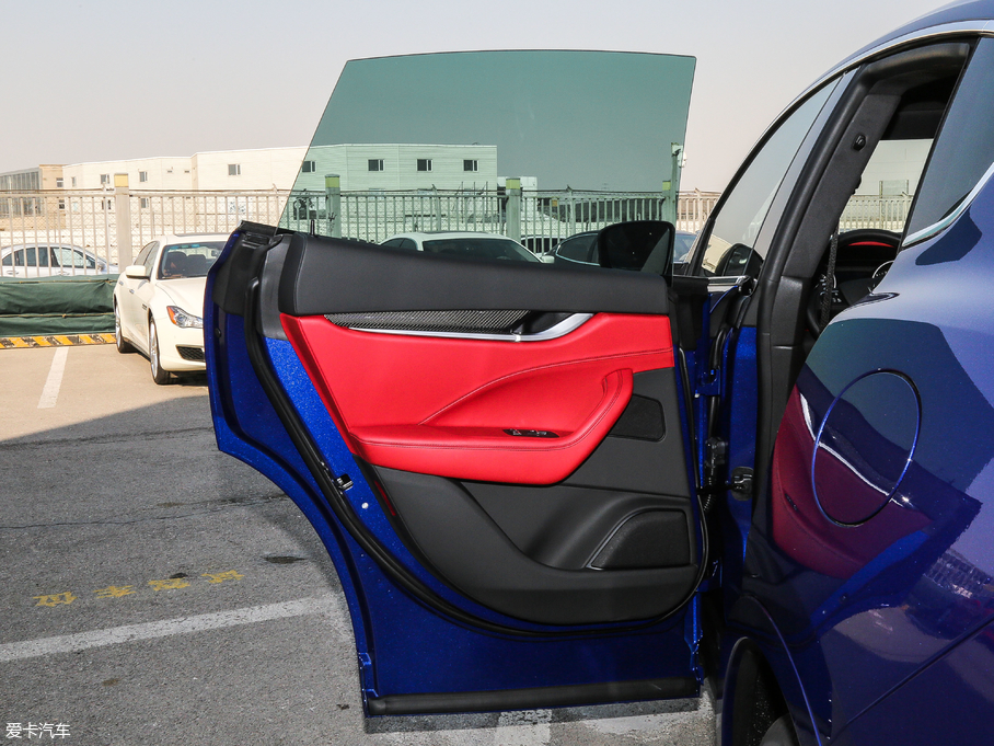 2018Levante 3.0T 350Hp \Ӱ