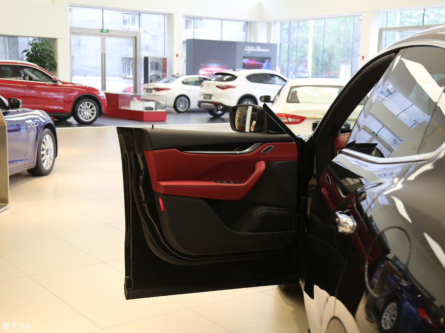 2018Levante 3.0T 350Hp A၆