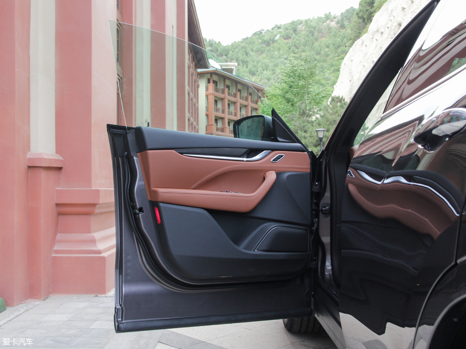 2018Levante 3.0T 430Hp \Ӱ