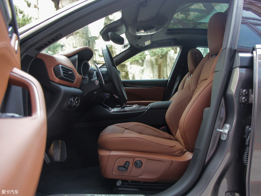 2018Levante 3.0T 430Hp \Ӱ