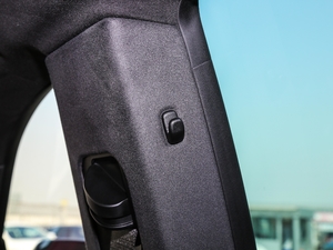 2018款3.0T 350Hp 运动版 空间座椅