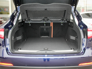 2018款3.0T 430Hp 豪华杰尼亚版 行李厢空间