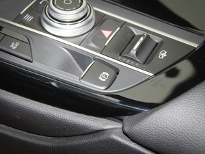 2018款3.0T 430Hp 豪华杰尼亚版 驻车制动器